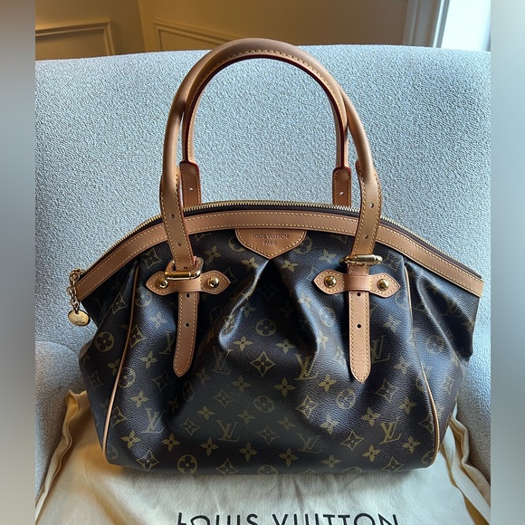 Louis Vuitton Handbags - Like new Louis Vuitton Tivoli GM SA rank second hand